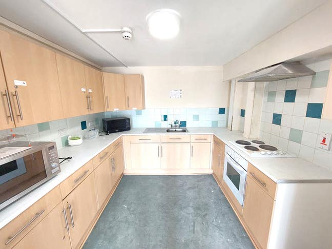 Rooms from &pound;350 All Bills Included  Main Photo