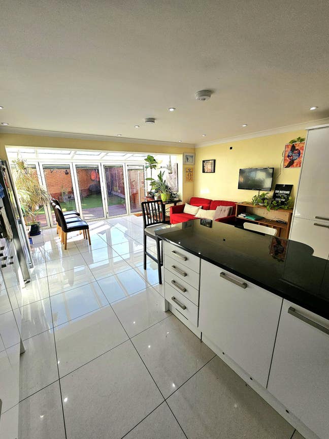 Canada Water *Luxury Apartment with Living Room Main Photo