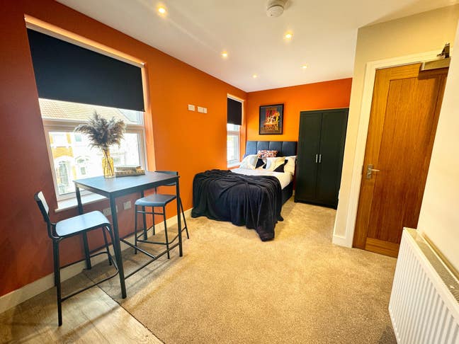 Final Brand New Luxury Studio Room with Parking Main Photo