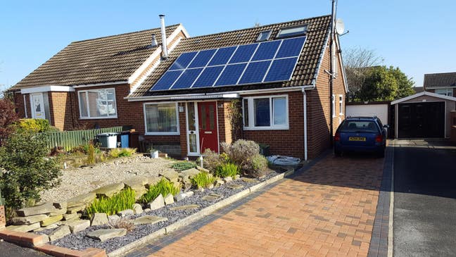 Large modern bungalow, three bedrooms, garden Main Photo