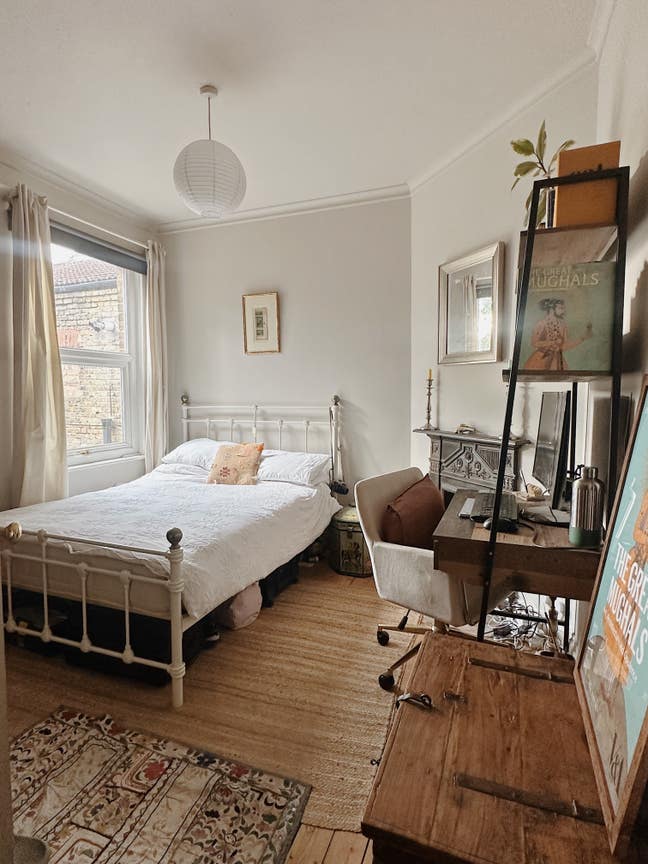 Good Size Double Room to rent in East London Main Photo