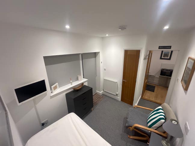 1 bedroom self contained private  Annex&garden Main Photo