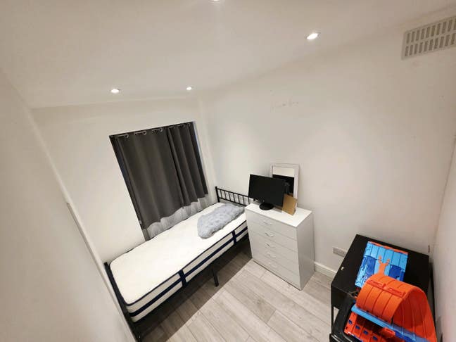 2 Rooms Available - *Negotiable* Main Photo