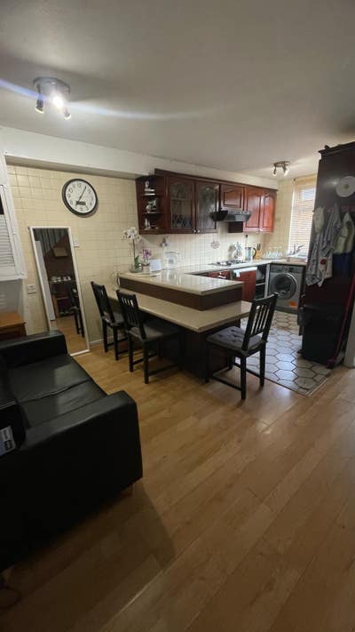 Double Room at Crossharbour/Canary Wharf/E14 Main Photo