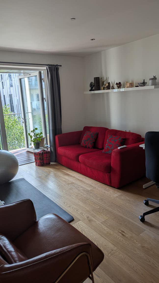 Weekday room to rent in Centre of Woolwich Main Photo