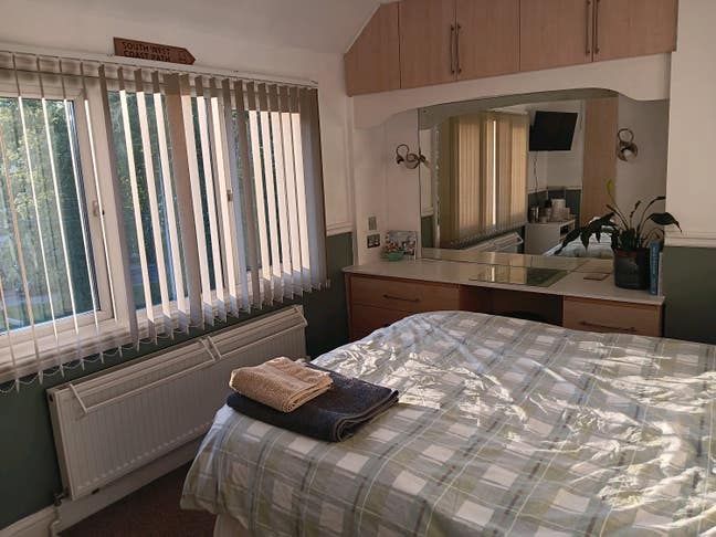 Light and airy double room Main Photo