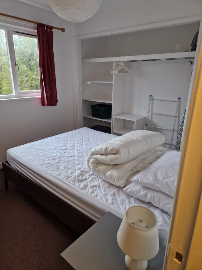 Double room in small two story townhouse  Main Photo