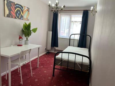 Furnished Double Room to Let, Limbury LU3, Luton Main Photo