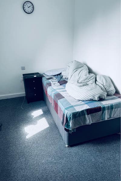 Single Room with own bathroom Main Photo