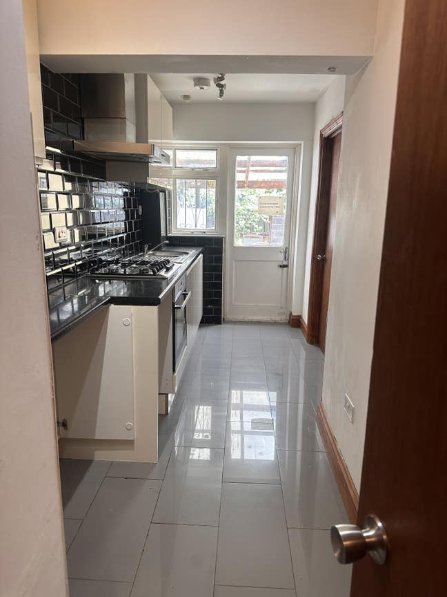 Newly Refurb BDL Lovely Rooms@RM10 9TB/Degenham  Main Photo