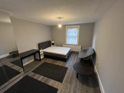 En-suite near Sutton station Main Photo