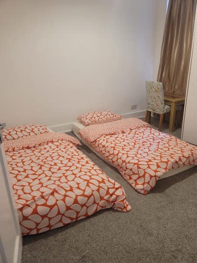 Double Bedroom in E7 Main Photo