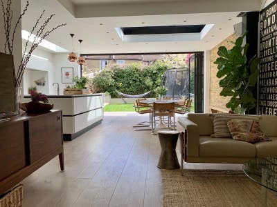 ✨New✨ spacious semi-detached house next to common Main Photo