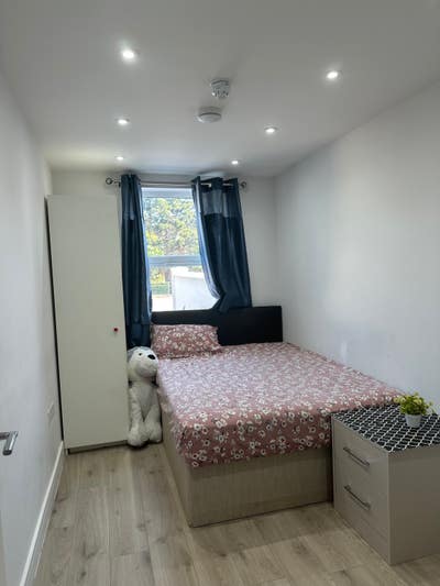 Full furnished ensuite double room Main Photo