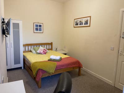 Amazing huge dble room Old Town &pound;625/m 1 April Main Photo