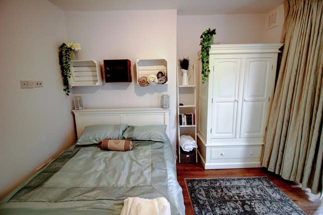 1 Dbl Rm in NW2 w/own bathroom  Main Photo