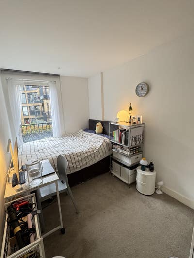 Double Room in Modern Flat! Main Photo