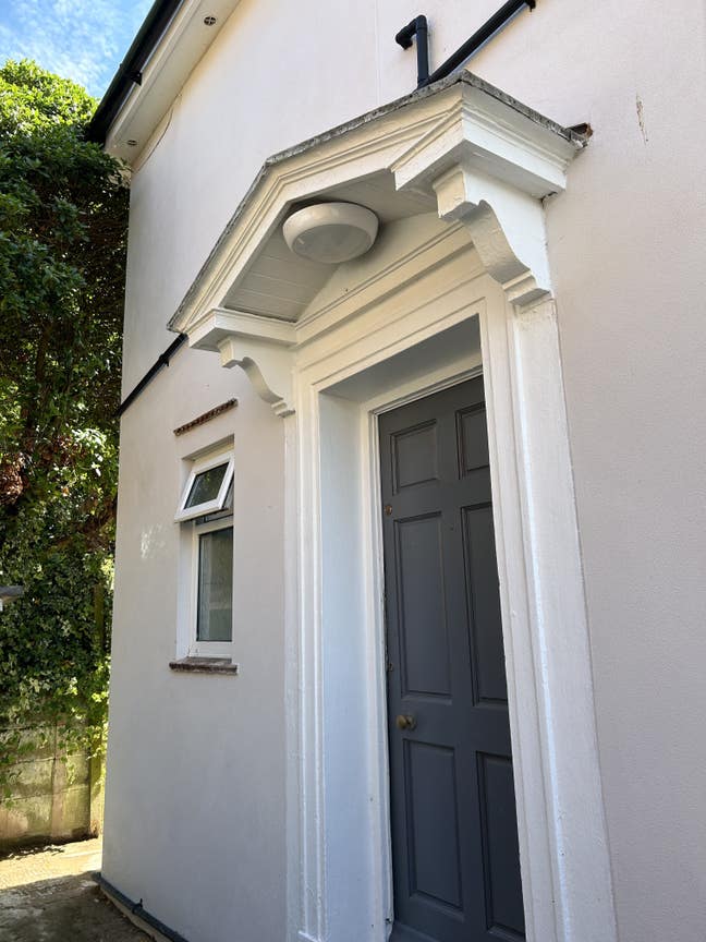 ✅Quiet Attic  Rm+ Sink ✅Bills Inc✅Near Uni✅Parking Main Photo