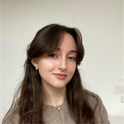 Professional Female Looking for a Friendly Home Main Photo