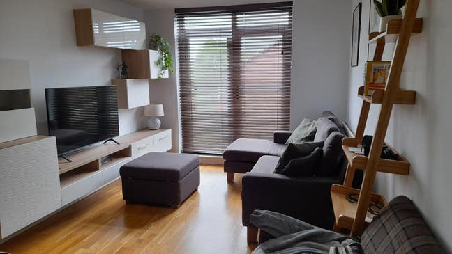 Double room near Burton Road. All bills included. Main Photo