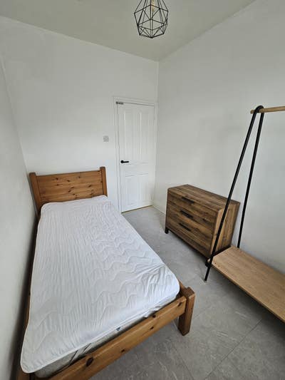 Single Room Wigmore Gillingham Main Photo