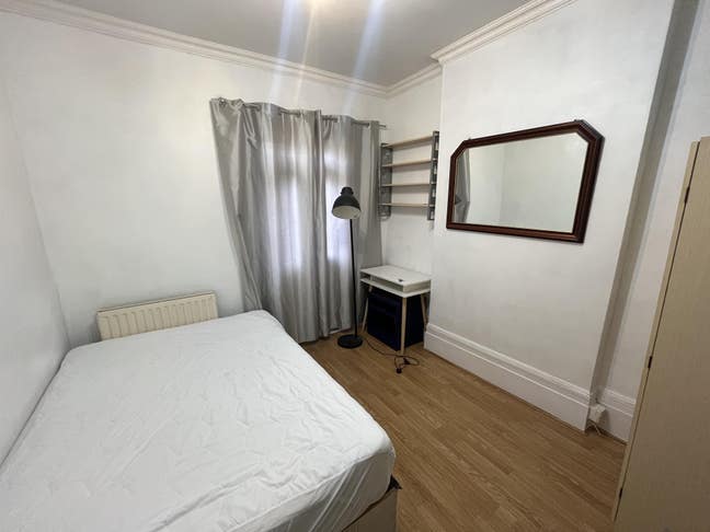 Room in house share Bethnal Green bills inc.  Main Photo