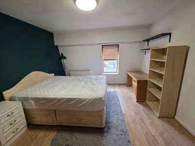 Large double room close to Northern line Main Photo