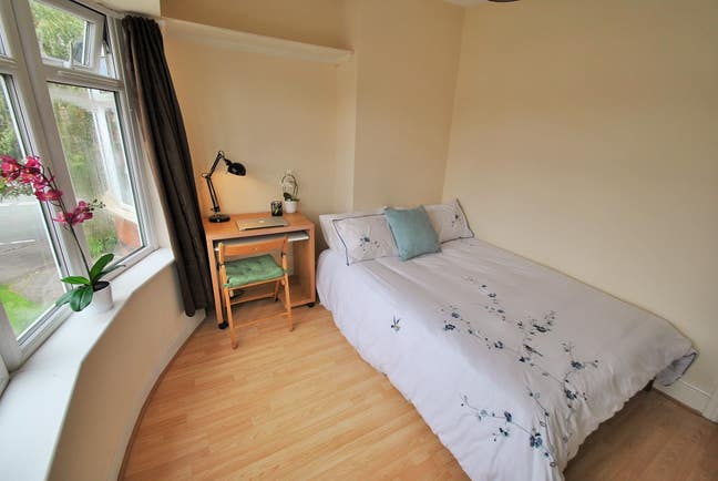Whole student House - 6 Bed avail July 2025 Main Photo