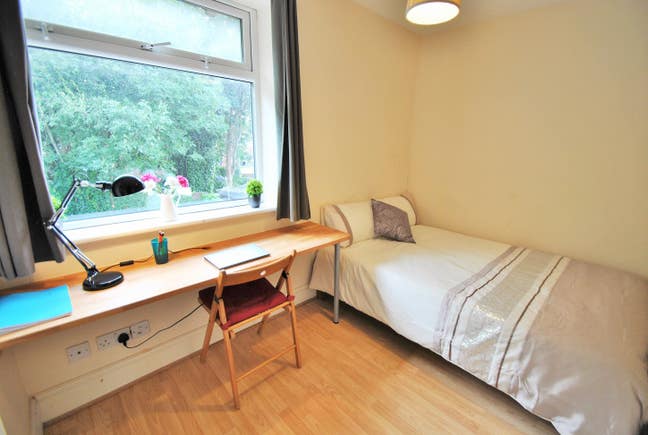 Central Fallowfiled - 8 Bed stduent House £155 pw  Main Photo