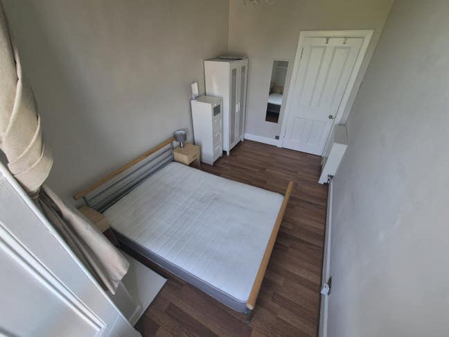Double bedroom in Dennistoun flat Main Photo