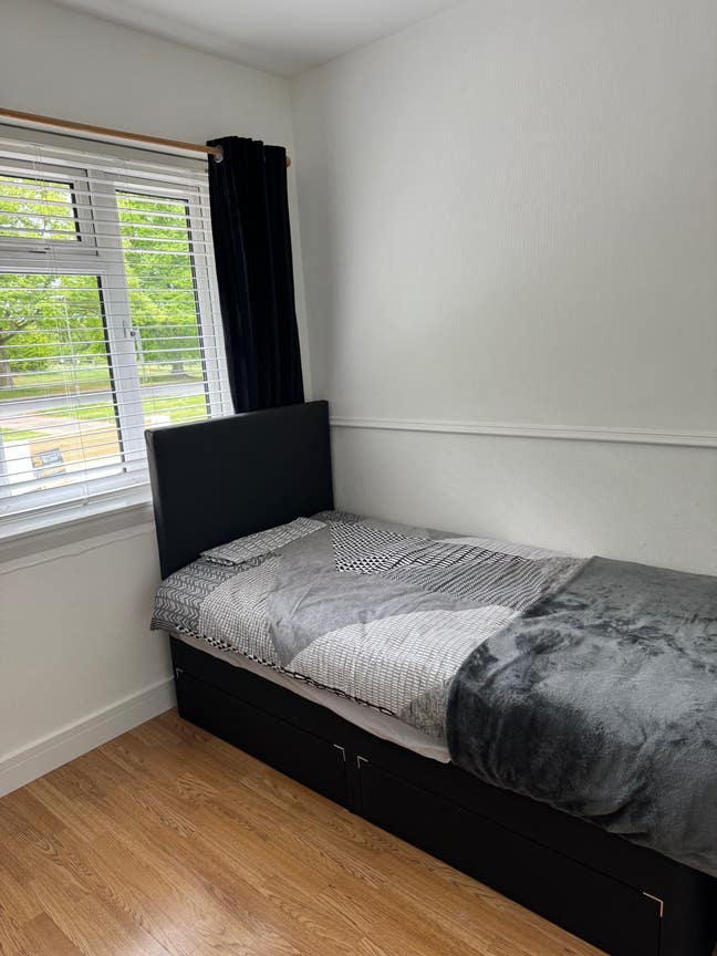 Single room available for rent Main Photo