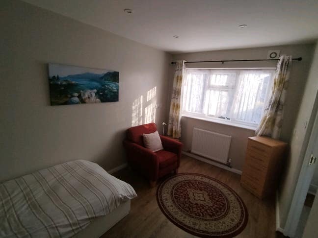 Single room, fully furnished Main Photo