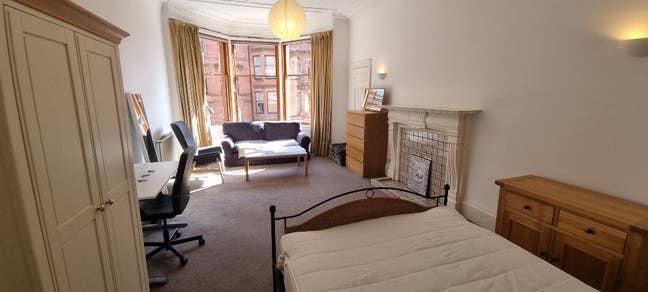 West End Flat to Let - Close to Glasgow University Main Photo