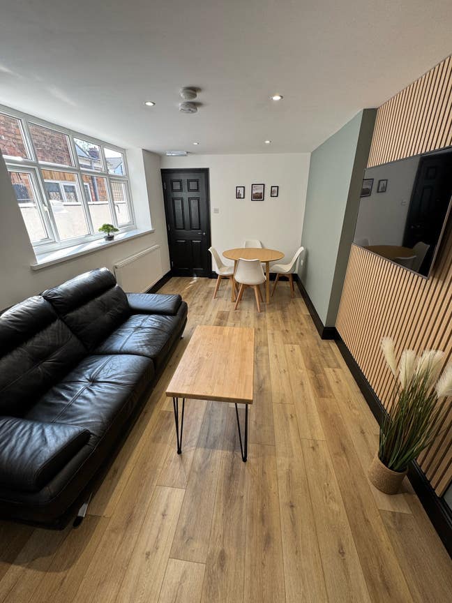✨Luxury Newly Renovated En-Suite Room ✨ Main Photo
