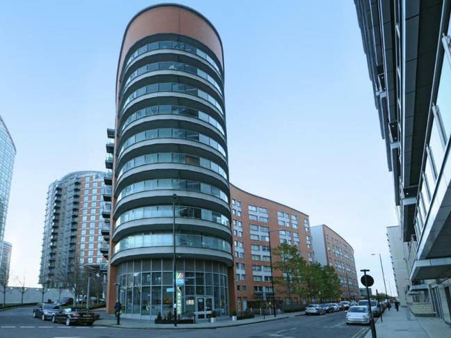 ~Spring Deal~ 1 Double *All Female 3 Bed Flat  Main Photo