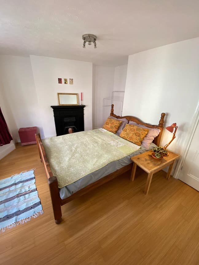 Looking for a lodger for double room in my flat Main Photo