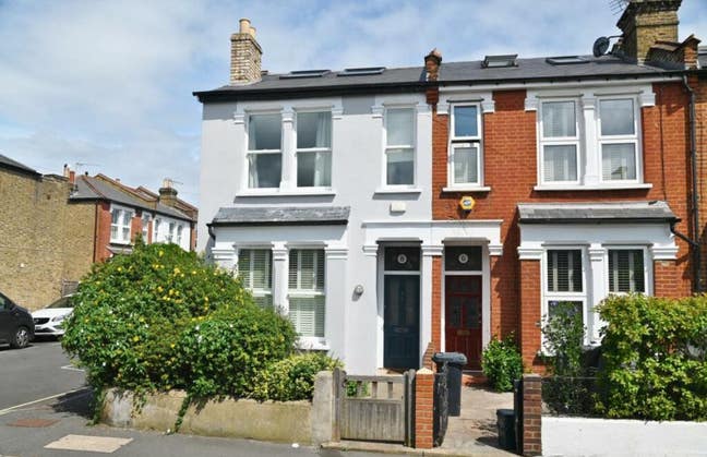Spacious double bedroom in 3 bed/2 bath house Main Photo
