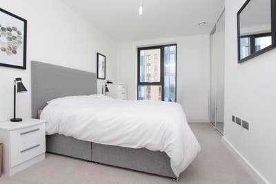 Modern Ensuite+Double Rooms by DLR *Dual Occupancy Main Photo