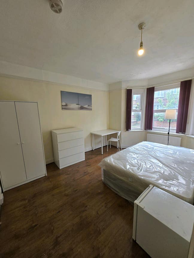 Modern Rooms in House Luton LU1, UC accepted Main Photo