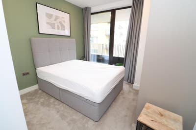 Sleek City Living: Designer 3-Room Gem in HOXTON  Main Photo