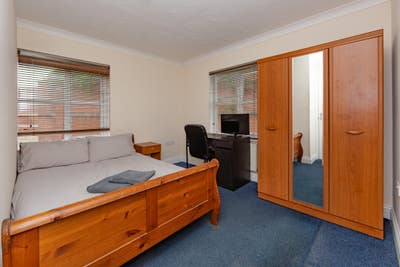 Spacious 3 double rooms in Colchester  Main Photo