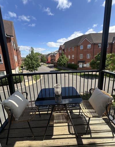 Large Double Bed with Private Bathroom Main Photo
