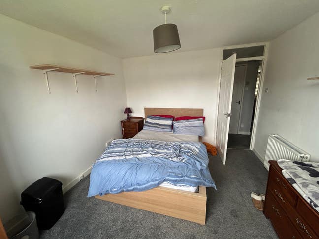 Room for Rent  Main Photo