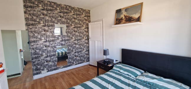 Double room just off greenford Broadway  Main Photo