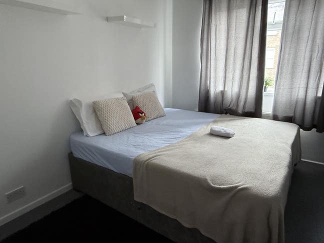 Double Room in Fulham Main Photo