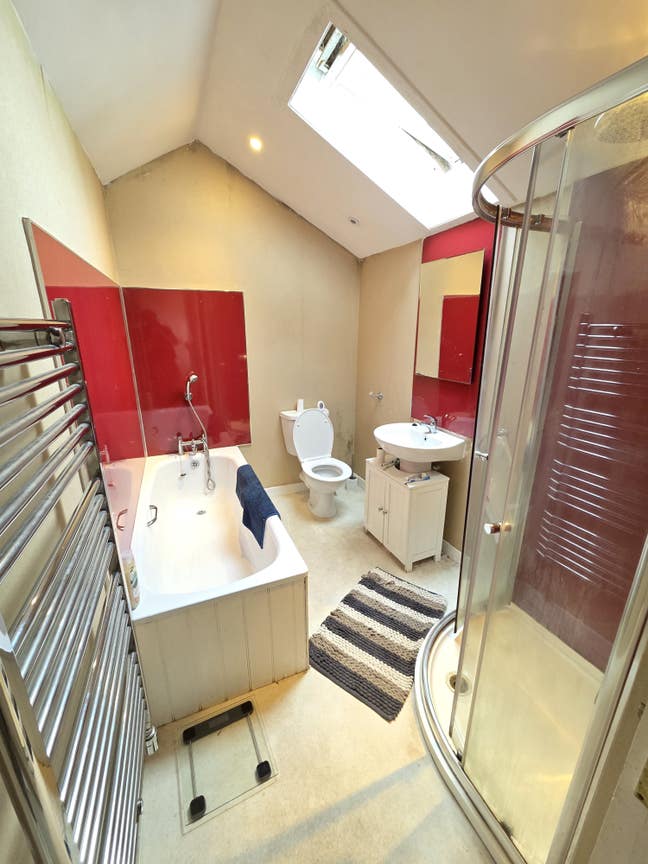 Room to let  Main Photo