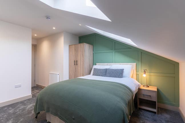 1 En-Suite Left! All Bills inc - 0% Deposit Option Main Photo