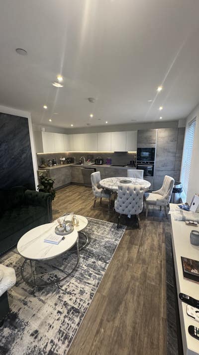 *En-Suite Double Bedroom Fully Furnished* Main Photo