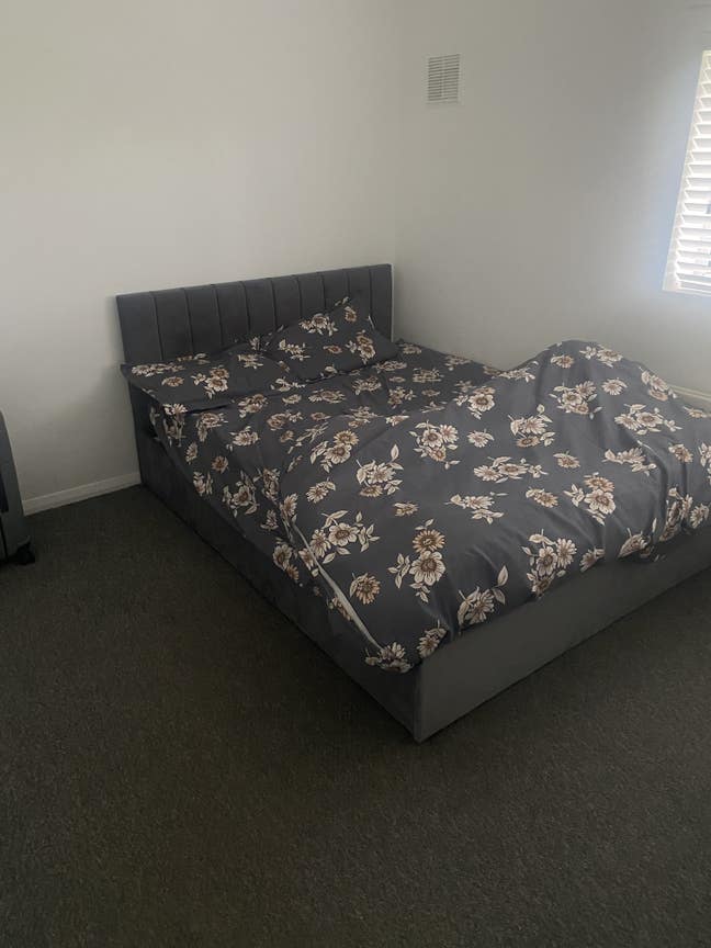 Spacious Double room for rent Main Photo