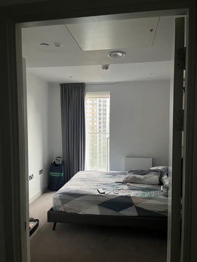 Modern Ensuite Double Room in Elephant Park Main Photo